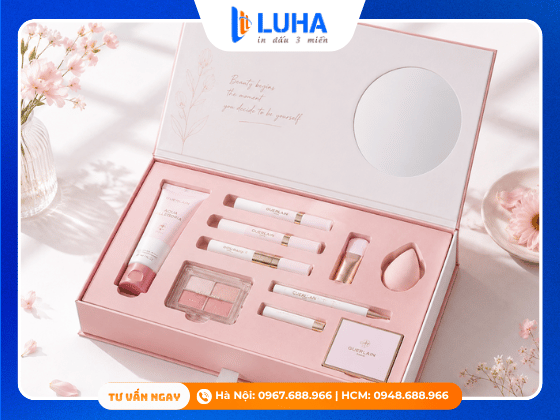 In hộp mỹ phẩm c&oacute; gương soi