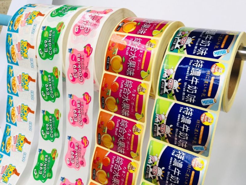 Decal dạng cuộn là một dạng nhãn decal cuộn được làm từ nhiều chất liệu khác nhau