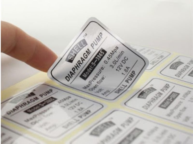 Decal nhũ ánh bạc là một lựa chọn phổ biến trong ngành máy móc và thiết bị