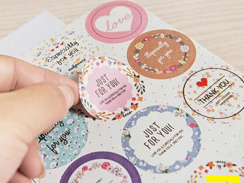 Nhìn chung, sự lựa chọn về loại tem phụ thuộc vào chức năng mà khách hàng mong muốn