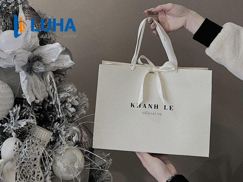 Màu sắc của túi giấy phù hợp