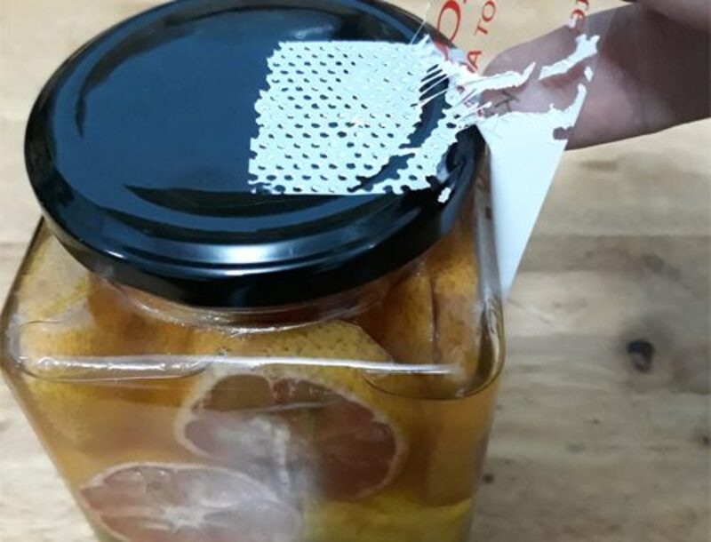 Tem niêm phong nắp chai khi bị bóc ra trái phép