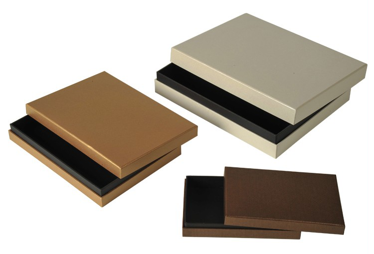 in hộp giấy đựng quần áo